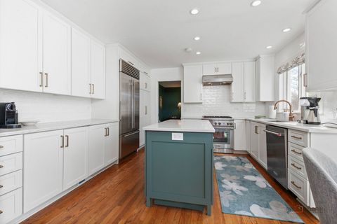 Tiny photo for 890 S Cherokee Road, Lake Forest, IL 60045 (MLS # 12571334)