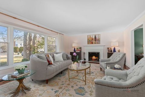 Tiny photo for 890 S Cherokee Road, Lake Forest, IL 60045 (MLS # 12571334)