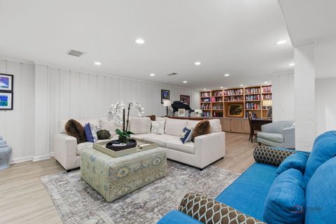 Tiny photo for 890 S Cherokee Road, Lake Forest, IL 60045 (MLS # 12571334)