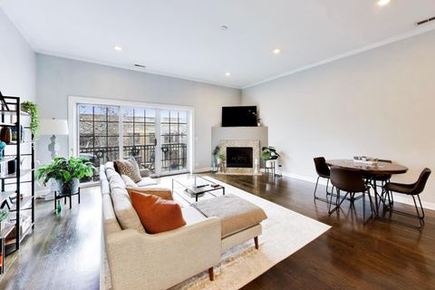 Tiny photo for 663 W Barry Avenue #4C, Chicago, IL 60657 (MLS # 12624559)