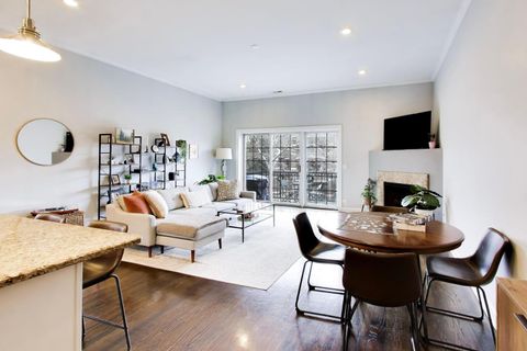 Tiny photo for 663 W Barry Avenue #4C, Chicago, IL 60657 (MLS # 12624559)