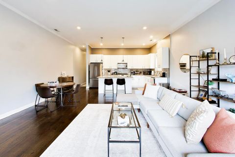 Tiny photo for 663 W Barry Avenue #4C, Chicago, IL 60657 (MLS # 12624559)