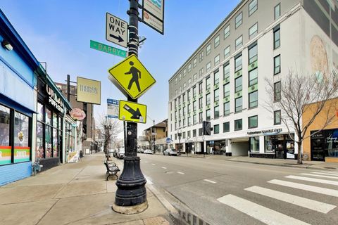 Tiny photo for 663 W Barry Avenue #4C, Chicago, IL 60657 (MLS # 12624559)