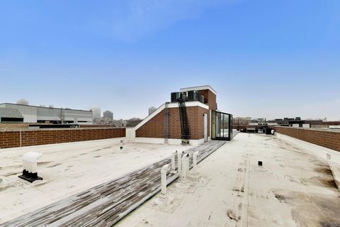 Tiny photo for 663 W Barry Avenue #4C, Chicago, IL 60657 (MLS # 12624559)