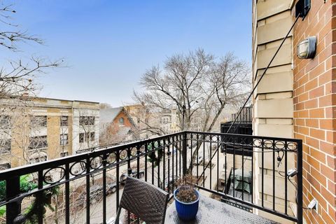 Tiny photo for 663 W Barry Avenue #4C, Chicago, IL 60657 (MLS # 12624559)
