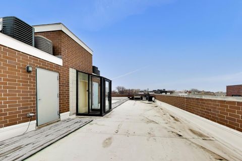 Tiny photo for 663 W Barry Avenue #4C, Chicago, IL 60657 (MLS # 12624559)