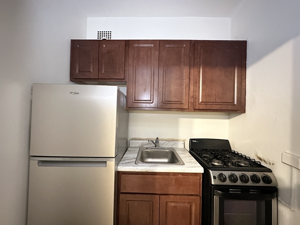 434 W Wellington Avenue 304