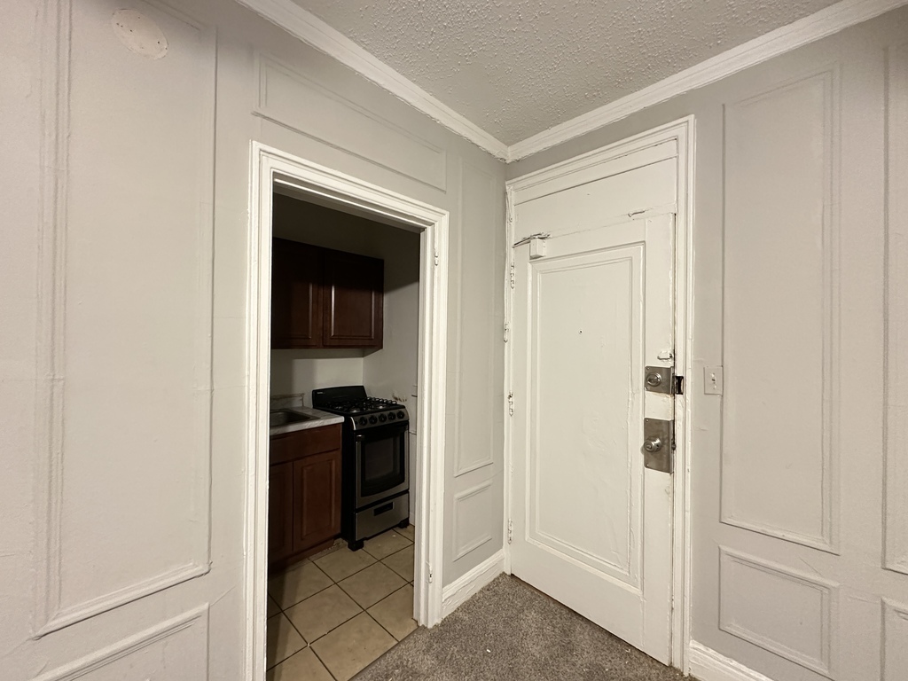 434 W Wellington Avenue 304