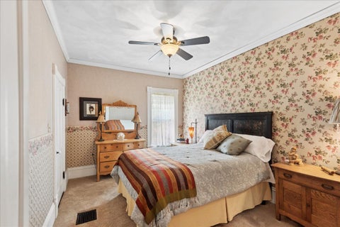 Tiny photo for 346 Sheridan Road, Winthrop Harbor, IL 60096 (MLS # 12715534)