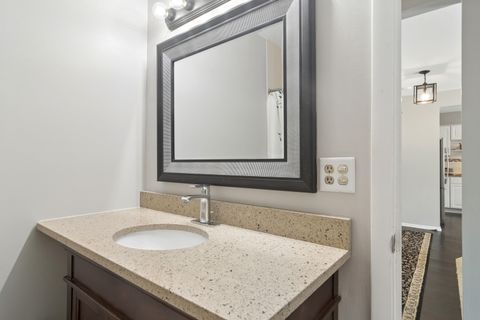 Tiny photo for 2407 E Olive Street #2F, Arlington Heights, IL 60004 (MLS # 12633698)