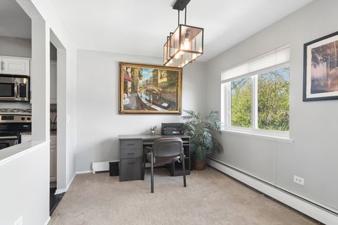 Tiny photo for 2407 E Olive Street #2F, Arlington Heights, IL 60004 (MLS # 12633698)