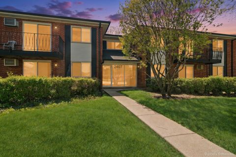 Tiny photo for 2407 E Olive Street #2F, Arlington Heights, IL 60004 (MLS # 12633698)