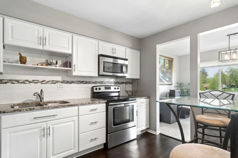Tiny photo for 2407 E Olive Street #2F, Arlington Heights, IL 60004 (MLS # 12633698)