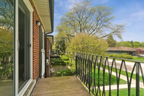 Tiny photo for 2407 E Olive Street #2F, Arlington Heights, IL 60004 (MLS # 12633698)