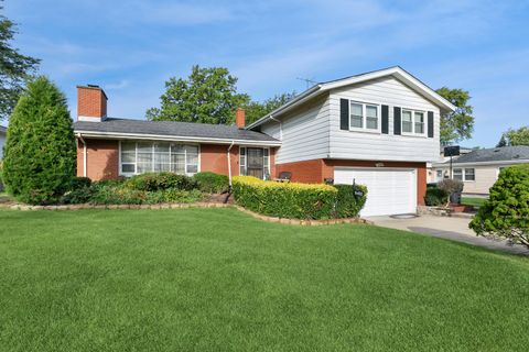 Tiny photo for 16400 University Avenue, South Holland, IL 60473 (MLS # 12642607)
