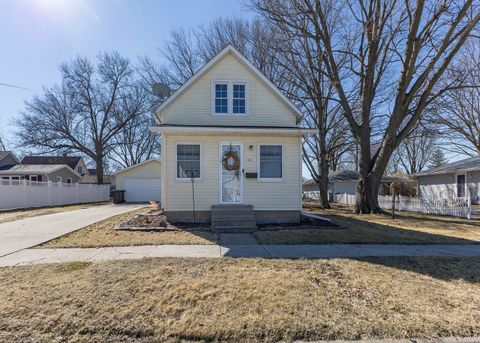 Photo of 516 W Wells Street, Geneseo, IL 61254 (MLS # 12590394)