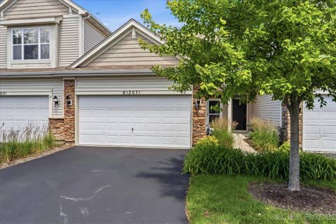 Photo of 6N307 Whitmore Circle #B, St. Charles, IL 60174 (MLS # 12681101)