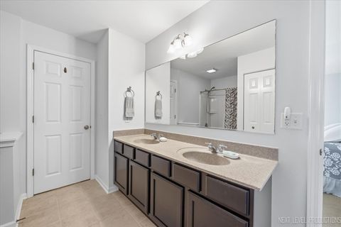 Tiny photo for 6N307 Whitmore Circle #B, St. Charles, IL 60174 (MLS # 12681101)