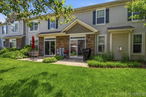 Tiny photo for 6N307 Whitmore Circle #B, St. Charles, IL 60174 (MLS # 12681101)