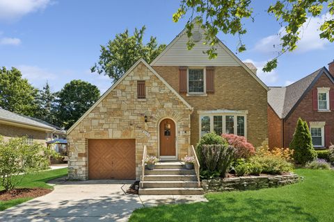 Photo of 564 Selborne Road, Riverside, IL 60546 (MLS # 12674862)