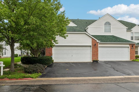 Photo of 109 Lauralton Street #10, Lake Bluff, IL 60044 (MLS # 12740430)