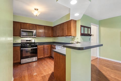 Tiny photo for 109 Lauralton Street #10, Lake Bluff, IL 60044 (MLS # 12740430)