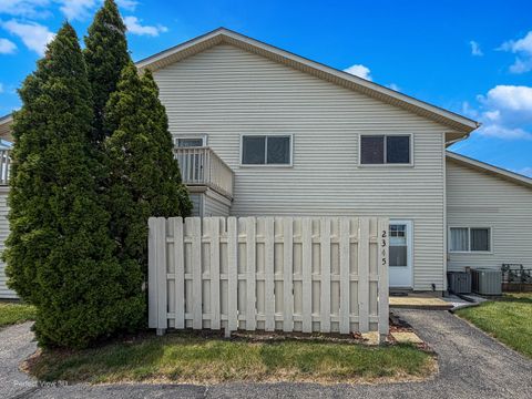 Tiny photo for 2345 Carnation Drive #305C, Crest Hill, IL 60403 (MLS # 12676184)
