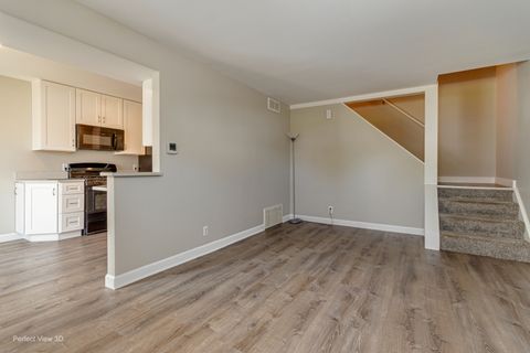 Tiny photo for 2345 Carnation Drive #305C, Crest Hill, IL 60403 (MLS # 12676184)