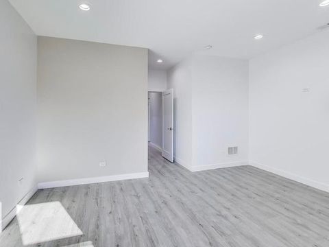 Tiny photo for 1721 W Arthur Avenue, Chicago, IL 60626 (MLS # 12556069)