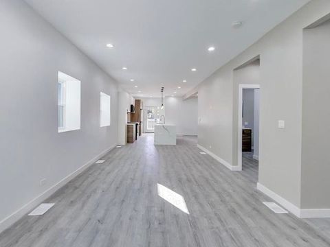 Tiny photo for 1721 W Arthur Avenue, Chicago, IL 60626 (MLS # 12556069)