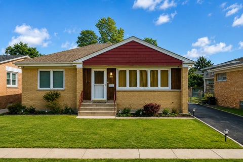 Photo of 4603 KOLZE Avenue, Schiller Park, IL 60176 (MLS # 12717315)