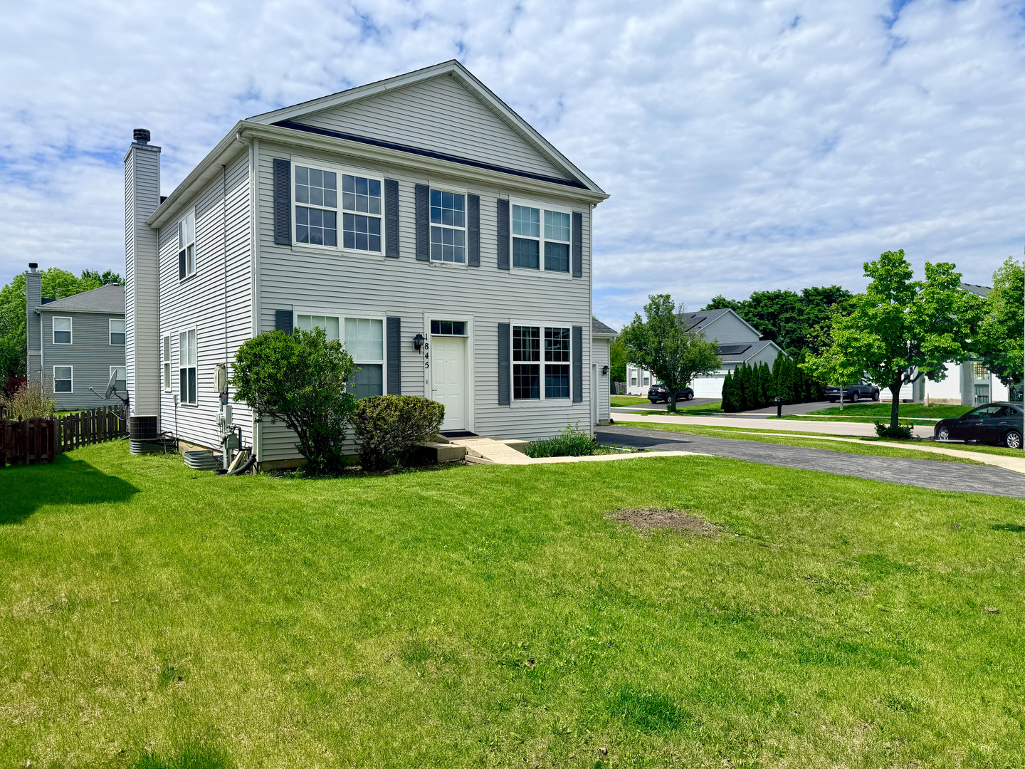 1845 BLUESTEM Circle