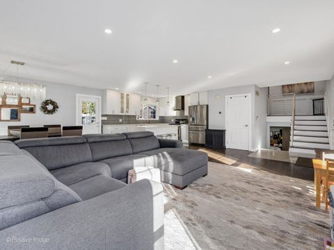 Tiny photo for 325 W Park Avenue, Wheaton, IL 60189 (MLS # 12517708)