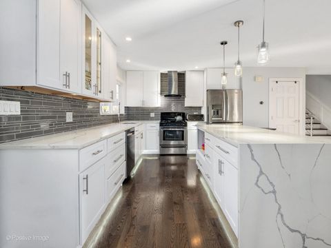 Tiny photo for 325 W Park Avenue, Wheaton, IL 60189 (MLS # 12517708)