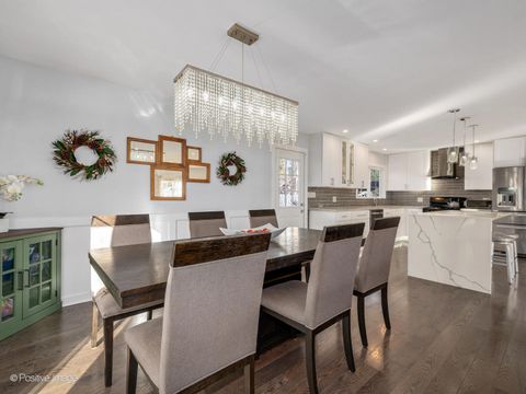 Tiny photo for 325 W Park Avenue, Wheaton, IL 60189 (MLS # 12517708)