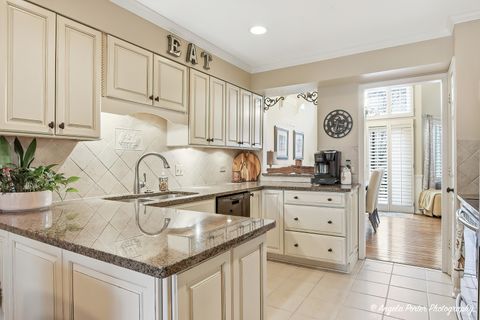 Tiny photo for 890 Shoreline Road #9320, Lake Barrington, IL 60010 (MLS # 12592622)