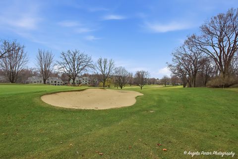 Tiny photo for 890 Shoreline Road #9320, Lake Barrington, IL 60010 (MLS # 12592622)