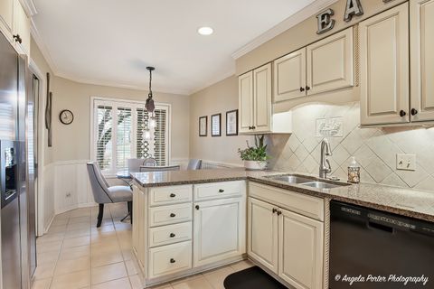 Tiny photo for 890 Shoreline Road #9320, Lake Barrington, IL 60010 (MLS # 12592622)