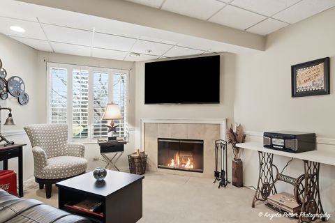 Tiny photo for 890 Shoreline Road #9320, Lake Barrington, IL 60010 (MLS # 12592622)