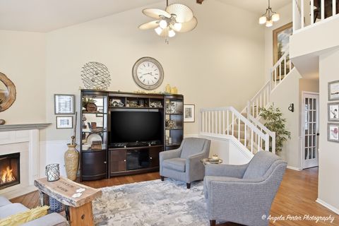 Tiny photo for 890 Shoreline Road #9320, Lake Barrington, IL 60010 (MLS # 12592622)