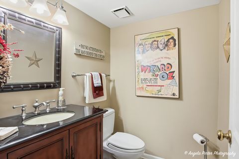 Tiny photo for 890 Shoreline Road #9320, Lake Barrington, IL 60010 (MLS # 12592622)