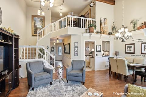 Tiny photo for 890 Shoreline Road #9320, Lake Barrington, IL 60010 (MLS # 12592622)