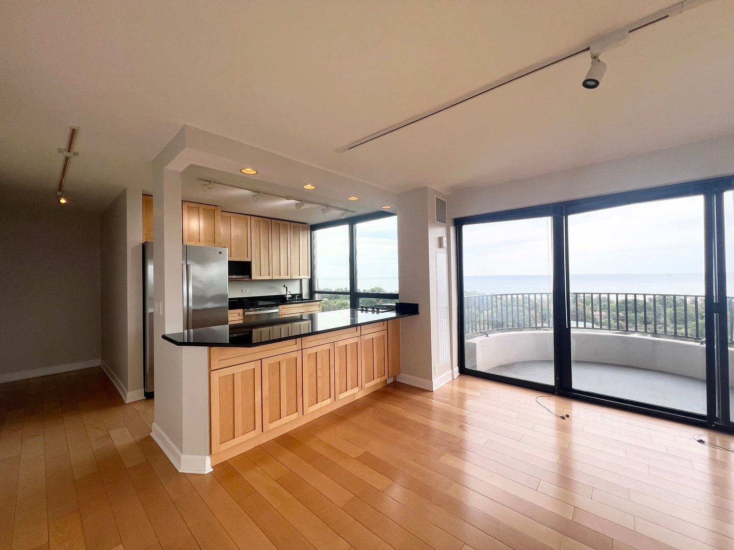 2020 N Lincoln Park West 15G