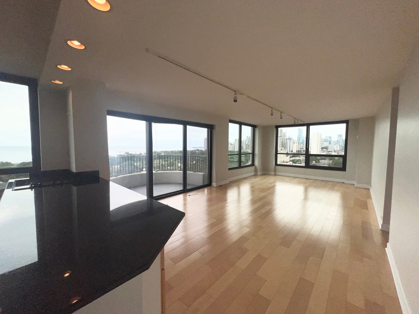 2020 N Lincoln Park West 15G