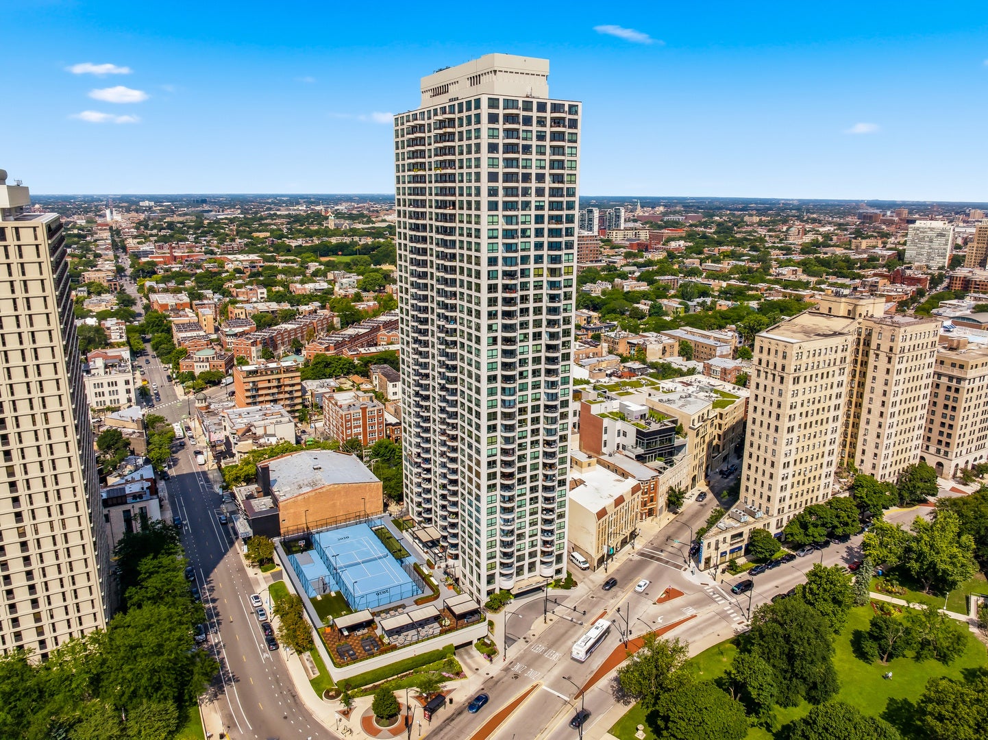 2020 N Lincoln Park West 15G