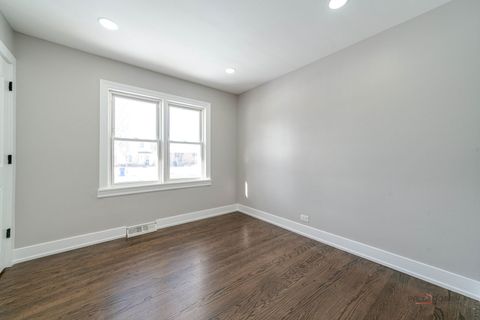 Tiny photo for 119 S Pine Street, Mount Prospect, IL 60056 (MLS # 12551938)