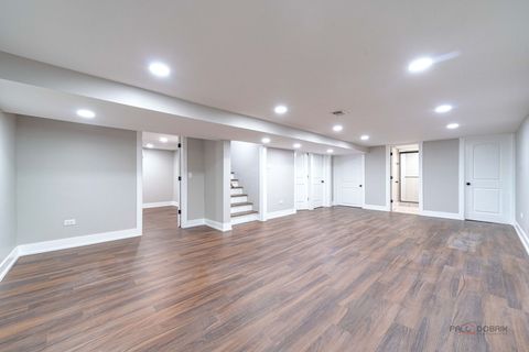 Tiny photo for 119 S Pine Street, Mount Prospect, IL 60056 (MLS # 12551938)