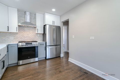 Tiny photo for 119 S Pine Street, Mount Prospect, IL 60056 (MLS # 12551938)