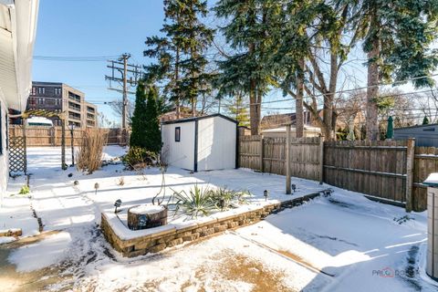 Tiny photo for 119 S Pine Street, Mount Prospect, IL 60056 (MLS # 12551938)