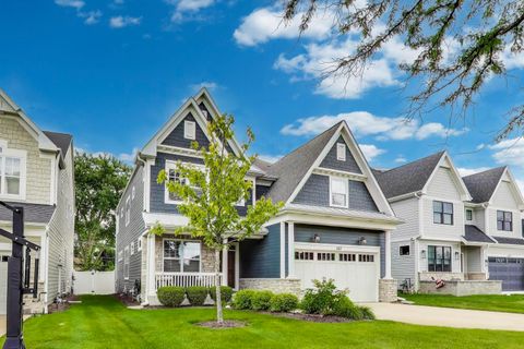 Photo of 557 N Myrtle Avenue, Elmhurst, IL 60126 (MLS # 12486360)